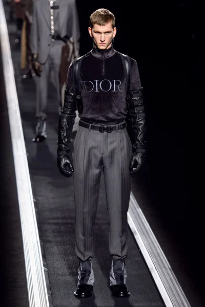 Look 7